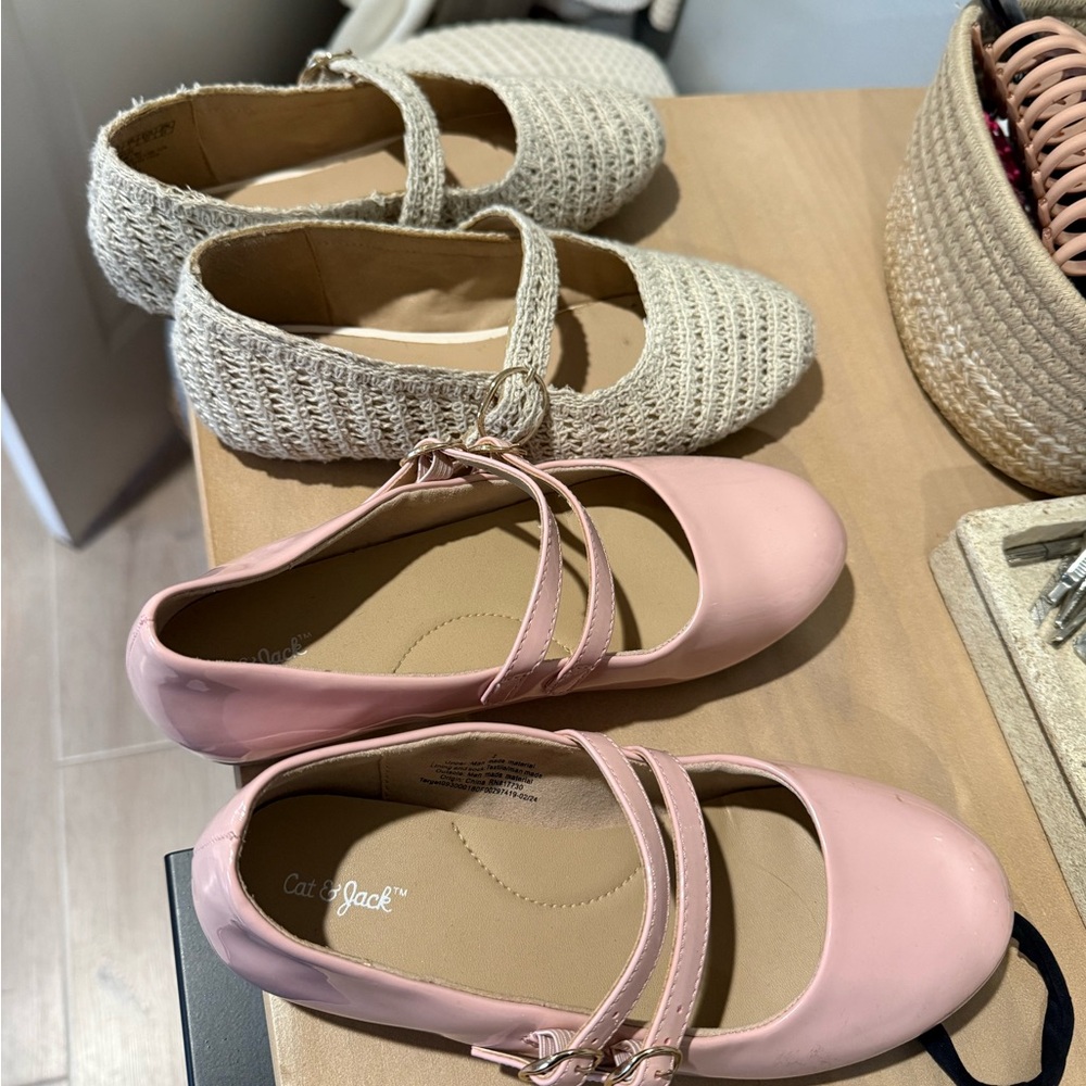 Cat & Jack Pink and Gap Cream Girls' Flats size 2